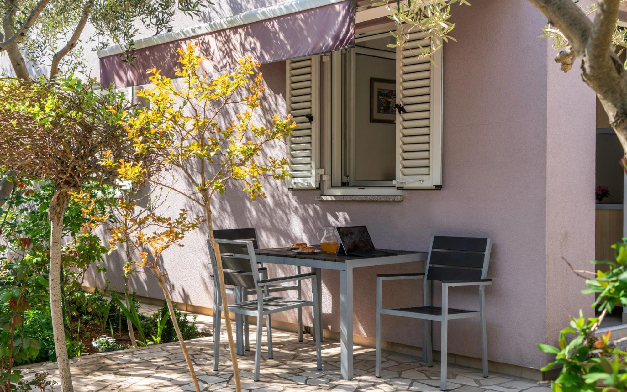 Apartments Lila Црес Экстерьер фото