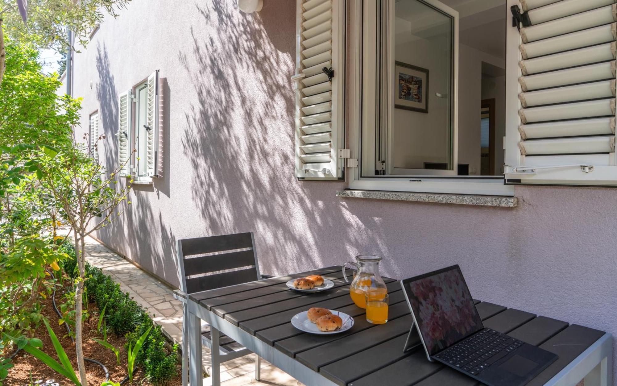 Apartments Lila Црес Экстерьер фото