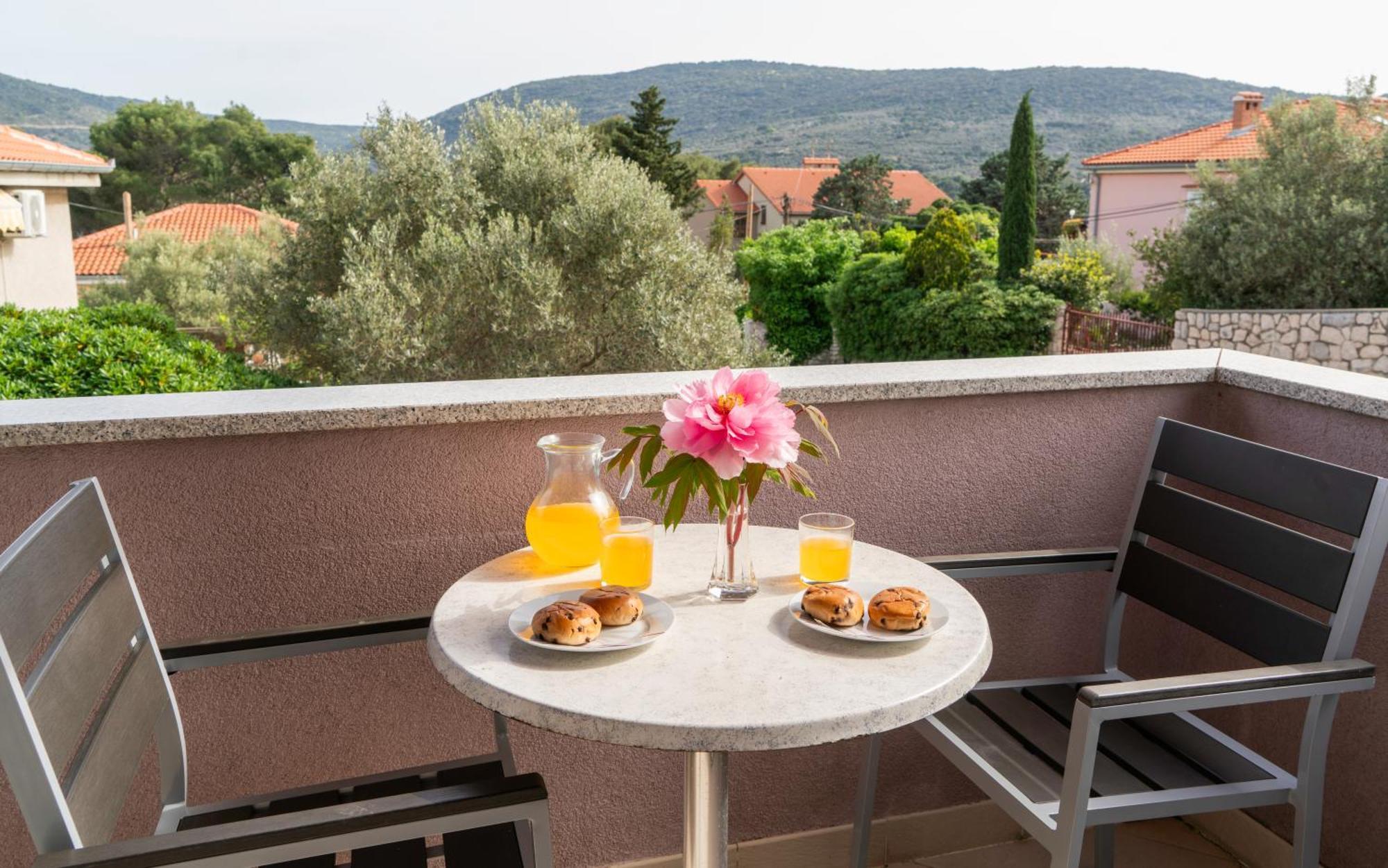 Apartments Lila Црес Номер фото